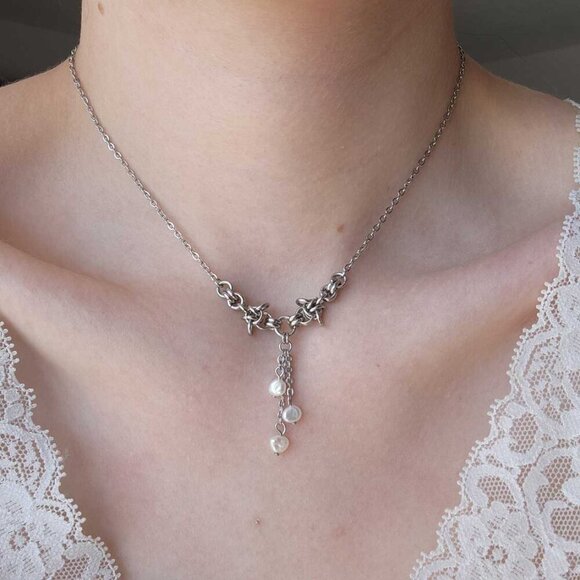 Medieval princess freshwater pearl chainmaille necklace with small silver chain - Picture 4 of 13